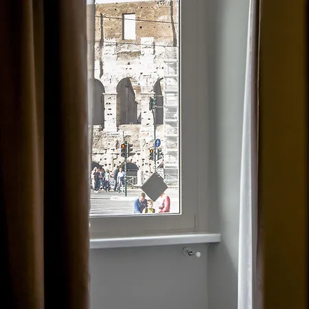 ゲストハウス Ht N°9 Colosseo 3*