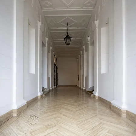 Ht N°9 Colosseo ゲストハウス 3*