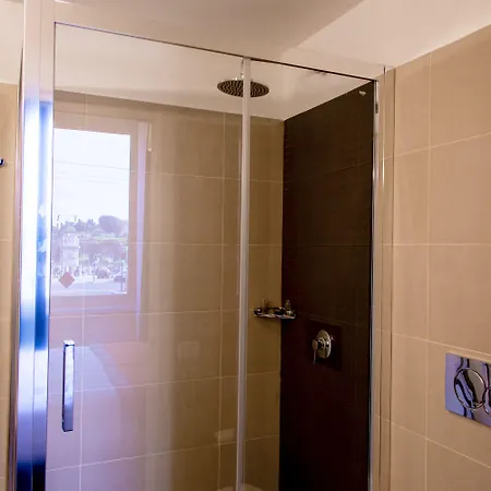 ゲストハウス Ht N°9 Colosseo 3*