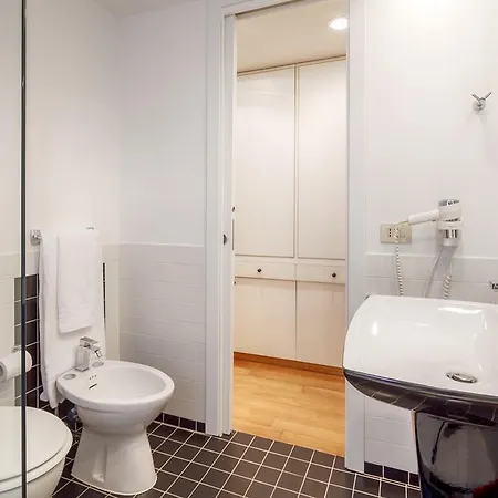Guest house Ht N°9 Colosseo 2*